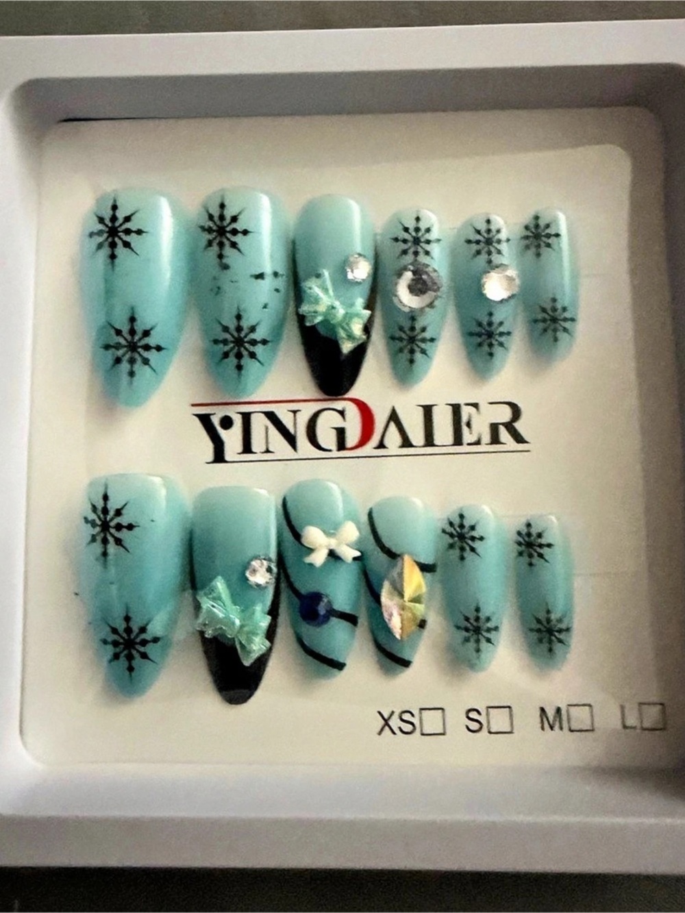YINGDAIER Ultra thin and traveless wearable manicure Green Floral Press-On Nails